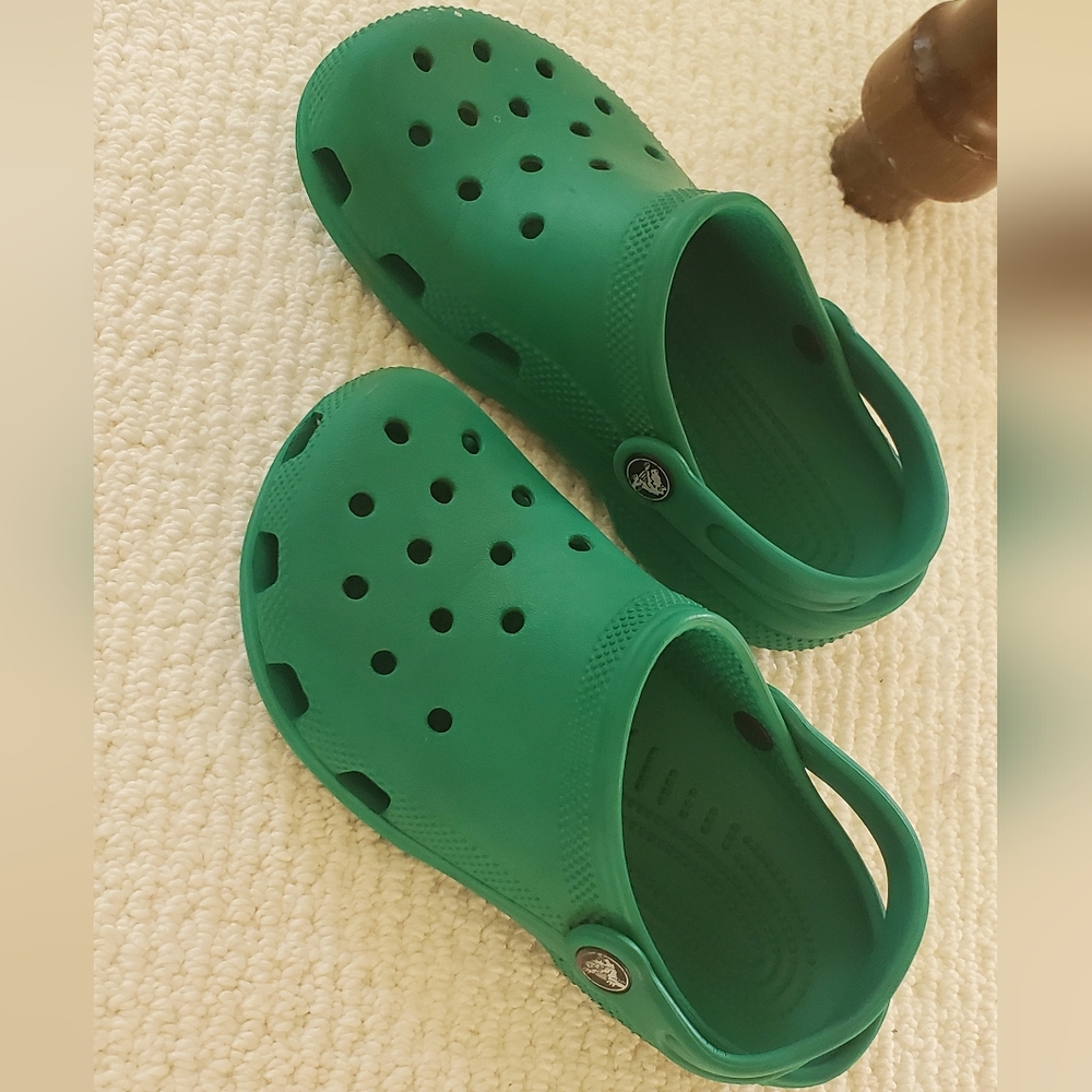 Green Boys Size 2 Crocs
